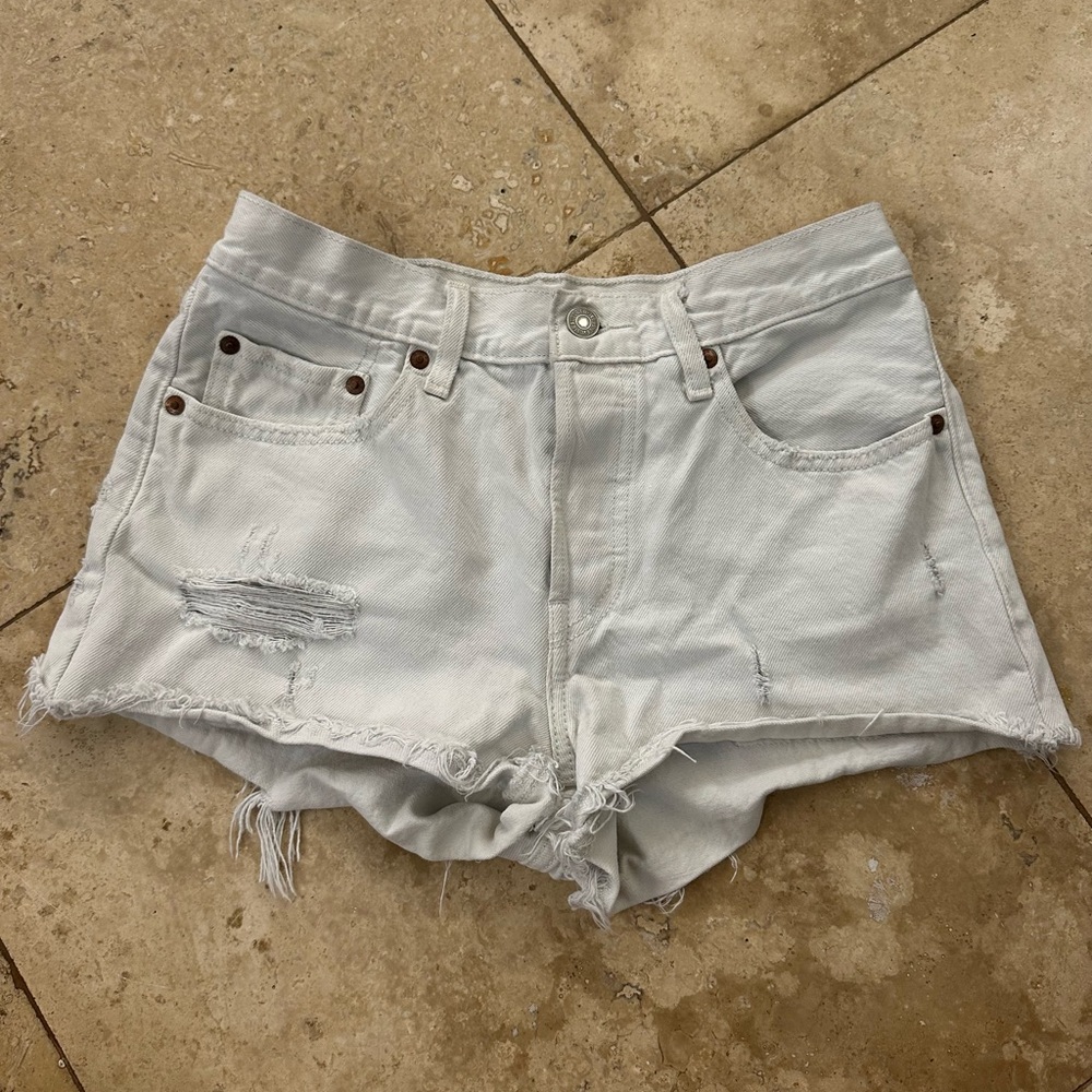 Levi’s 501 shorts white